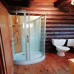Charming With Swimming Pool In شاليه كويند