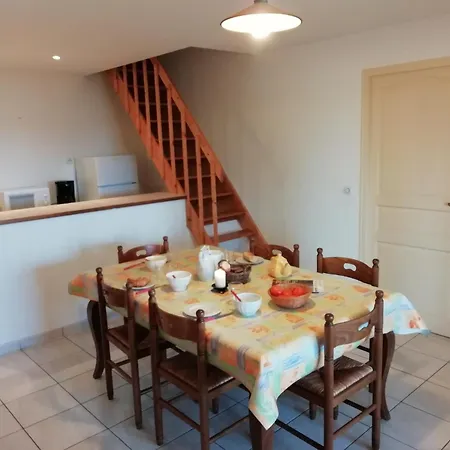 Charming With Swimming Pool In Chalet *