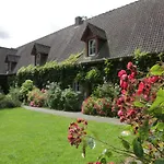 Charming With Swimming Pool In