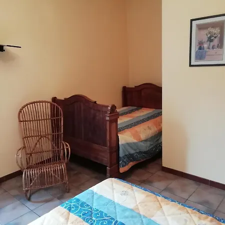 Charming With Swimming Pool In Chalet