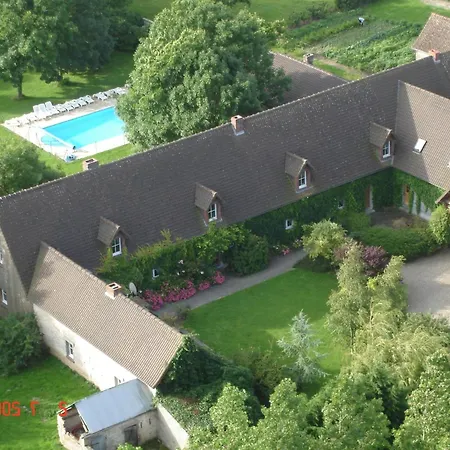 Charming With Swimming Pool In Chalet