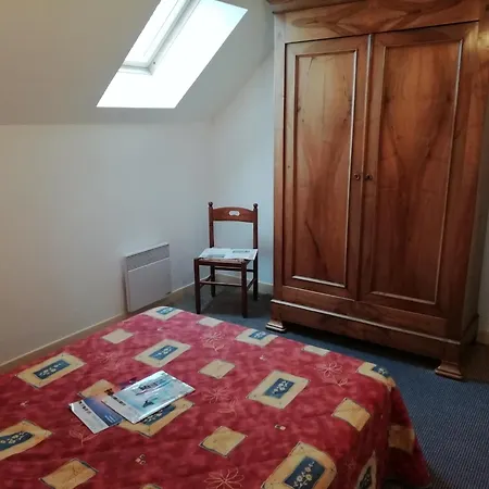 Charming With Swimming Pool In Chalet