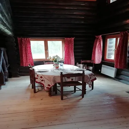 Charming With Swimming Pool In Chalet