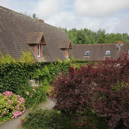 Chalet Charming With Swimming Pool In *