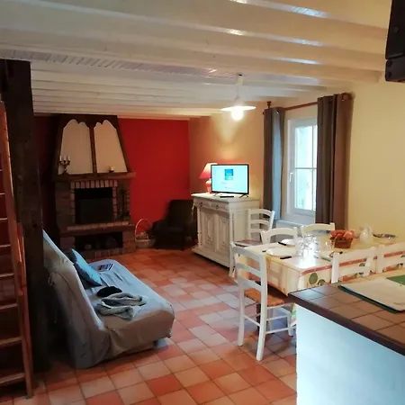 Charming With Swimming Pool In Chalet Quend