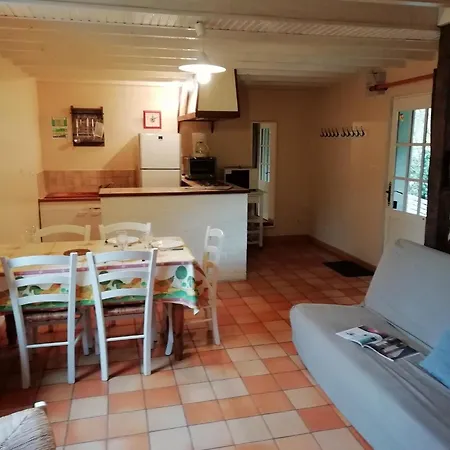 Charming With Swimming Pool In Chalet Quend