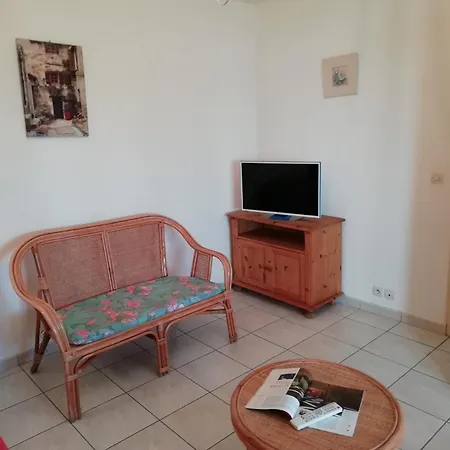 Chalet Charming With Swimming Pool In