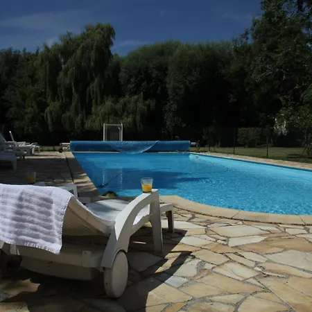 Chalet Charming With Swimming Pool In