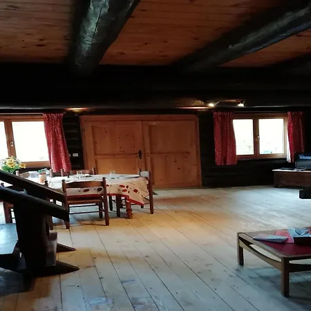 Chalet Charming With Swimming Pool In *