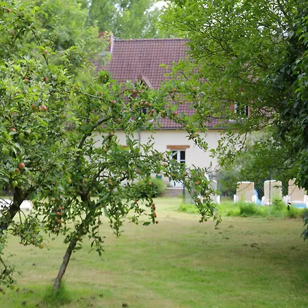 Chalet Charming With Swimming Pool In