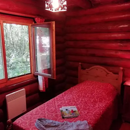 Charming With Swimming Pool In Chalet *