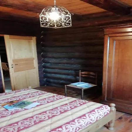 Charming With Swimming Pool In Chalet *