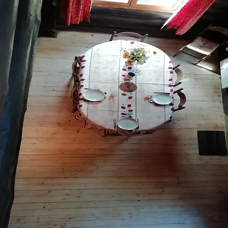 Charming With Swimming Pool In Chalet *