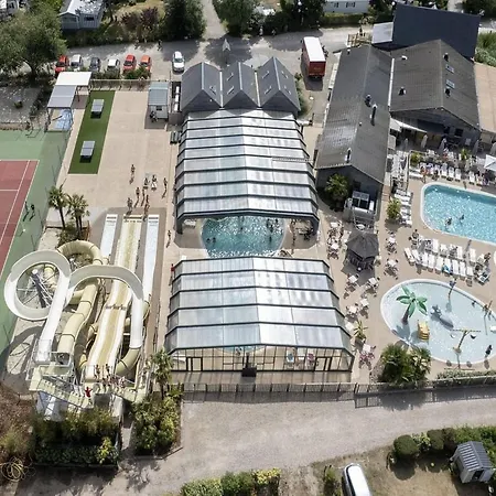 Charming With Swimming Pool In