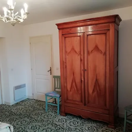 Charming With Swimming Pool In Chalet