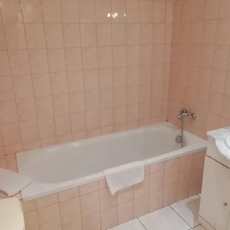 Charming With Swimming Pool In Chalet Quend