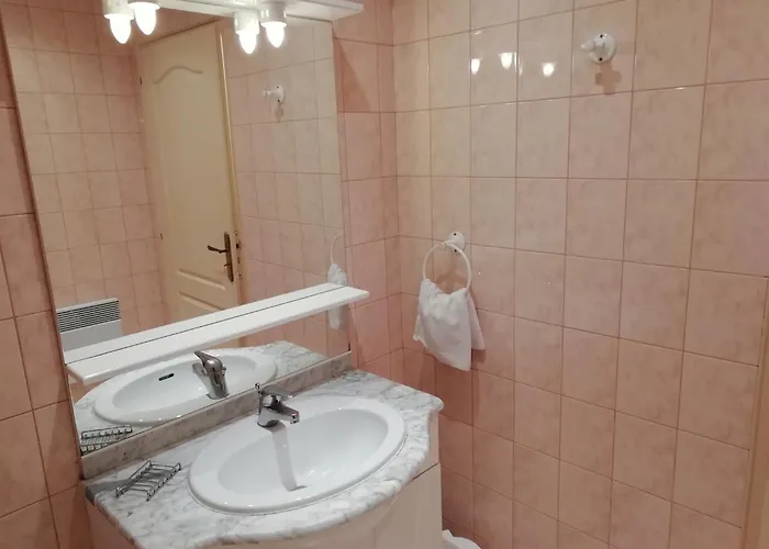 Charming With Swimming Pool In Quend